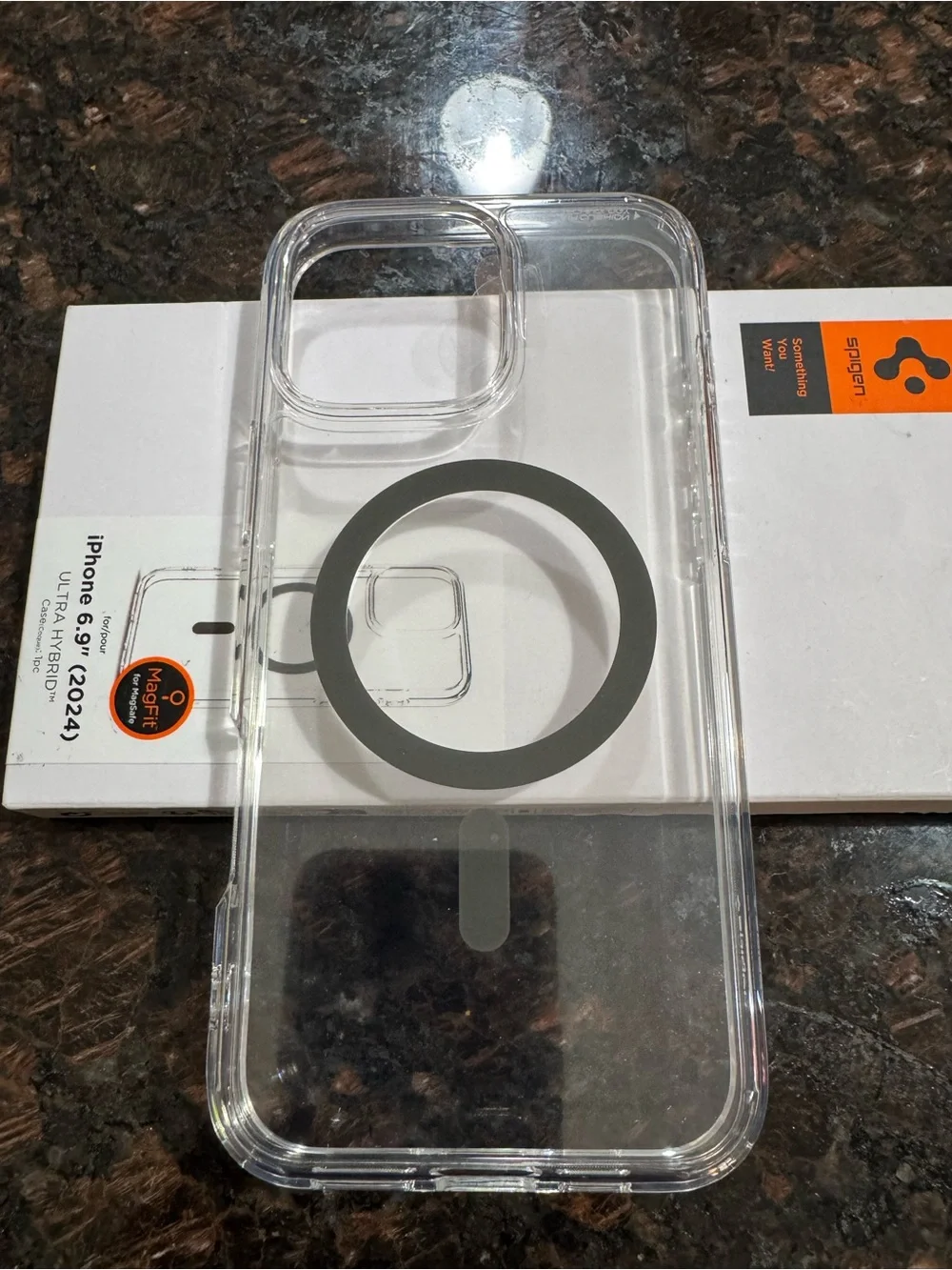 Spigen Ultra Hybrid MagFit Clear Case for iPhone 6.9